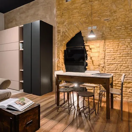 Hostmate - - Pontaccio - Brera * Милан